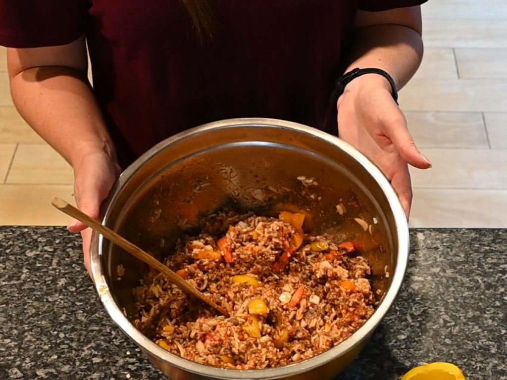 filling for stuffed bell peppers in a bowl