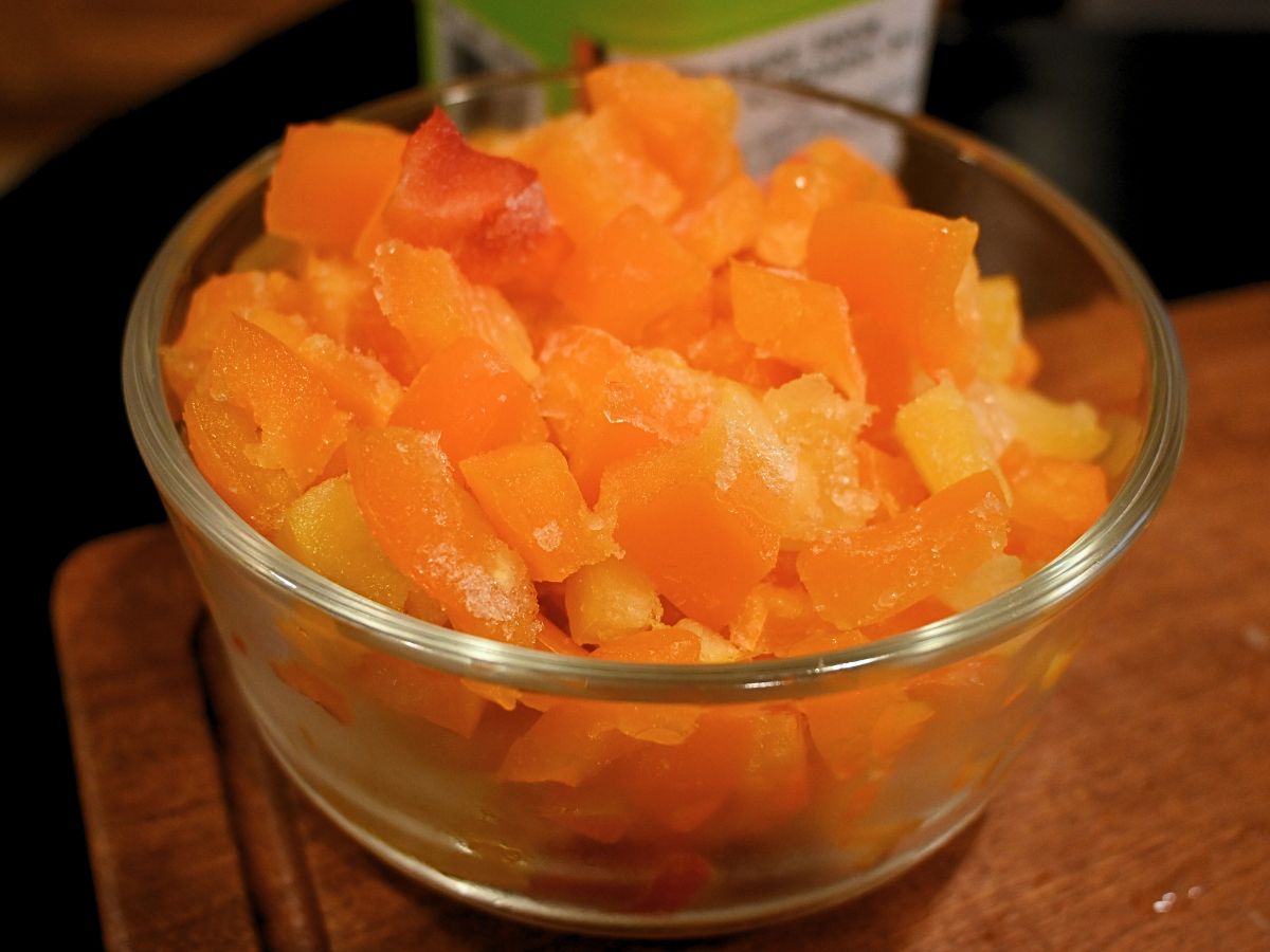 diced bell pepper in a bowl
